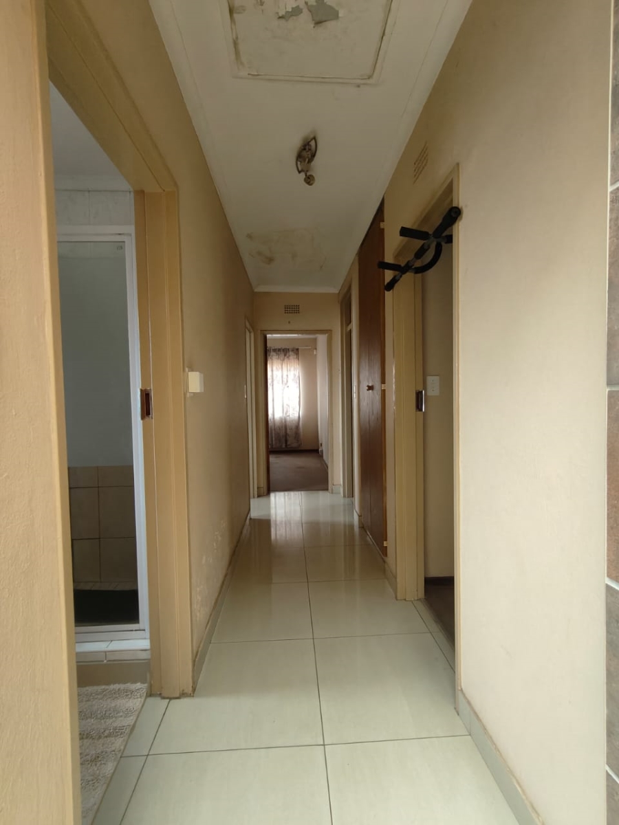 To Let 4 Bedroom Property for Rent in Vaalpark Free State